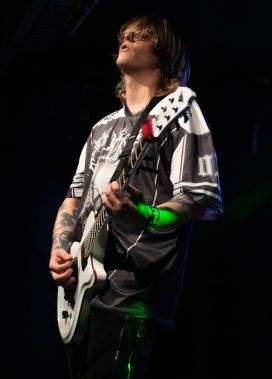 23.11.25 - MEL&shy;ROSE AVE&shy;NUE & COMASTATIC