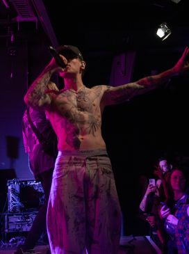 23.11.25 - MEL&shy;ROSE AVE&shy;NUE & COMASTATIC